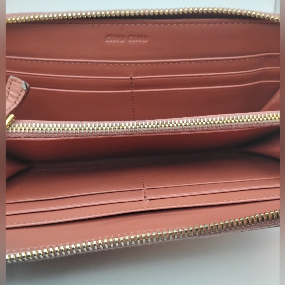 Miu Miu Croc-Embossed Wallet 7.5" L 4" H In Excellent Condition - Picture 3 of 3
